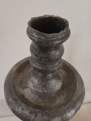 Candelabro antiguo de estaño