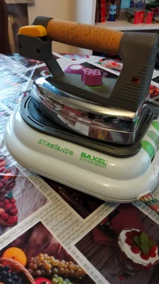 Ferro da stiro con caldaia Saxel