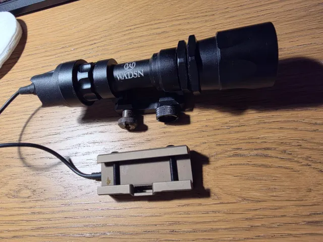 Linterna Táctica Wadsn