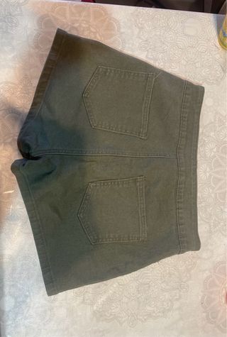 Shorts vaqueros negros y verdes