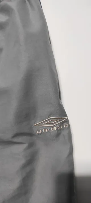 Pantalones chándal anchos Umbro grises vintage