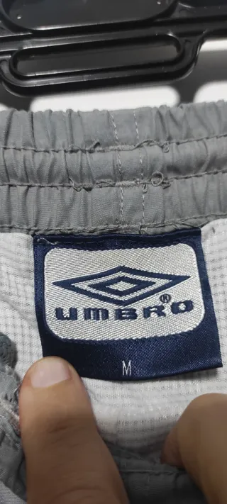Pantalones chándal anchos Umbro grises vintage