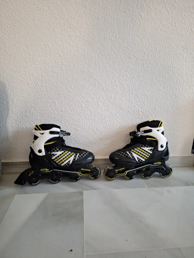 Patines en línea Boomerang negros y blancos