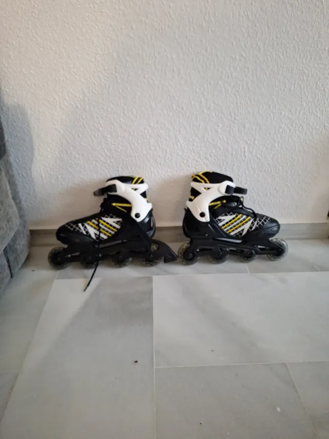 Patines en línea Boomerang negros y blancos