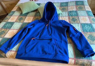 Felpa blu con cappuccio