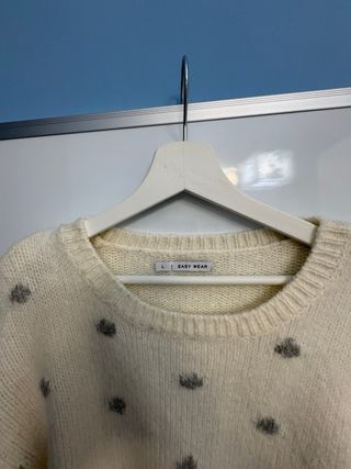 Jersey lana blanco con topos grises