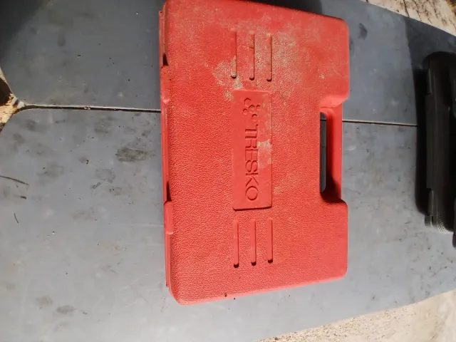 Maletín de herramientas TRESKO rojo