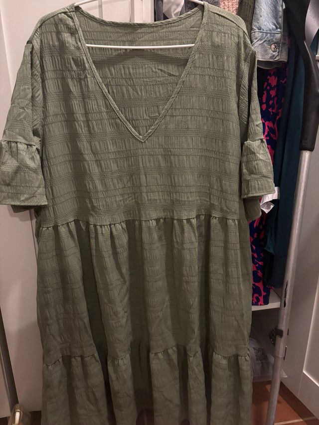 Vestido verde con volantes