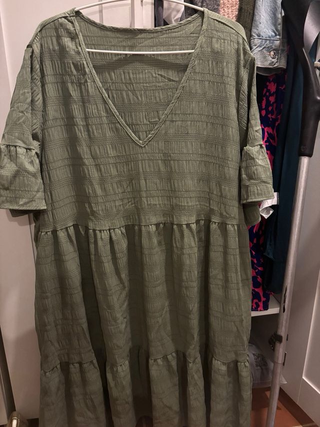 Vestido verde con volantes