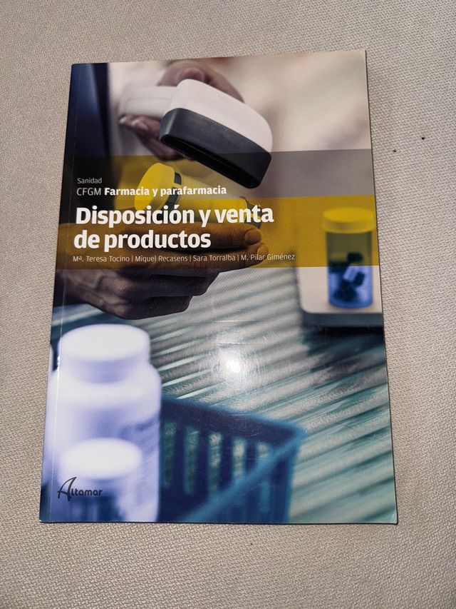 Disposición y venta de productos: M. T. Tocino,...