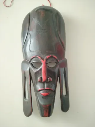 Maschera africana in legno