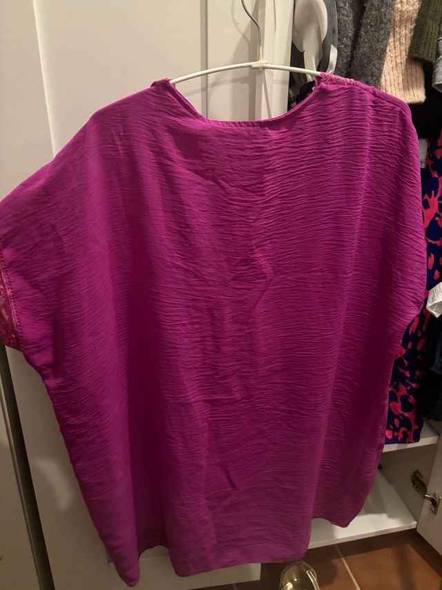 Blusa Morada con Encaje Talla Única