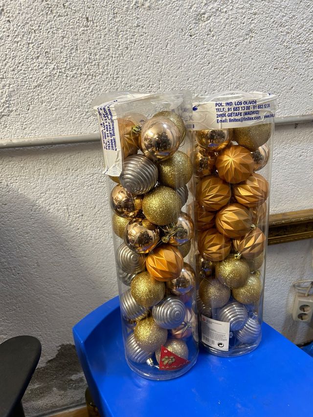 Adornos Navideños Dorados y Plateados