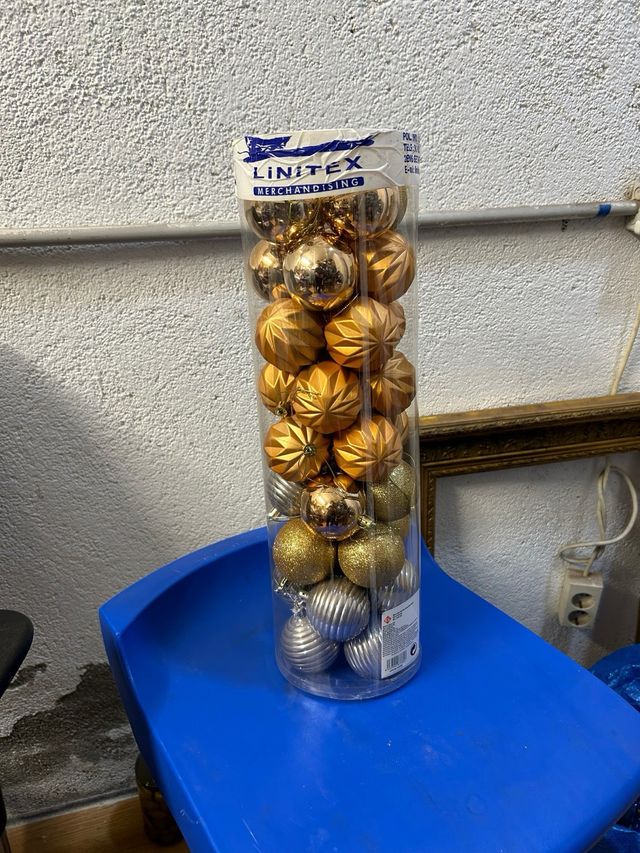 Adornos Navideños Dorados y Plateados