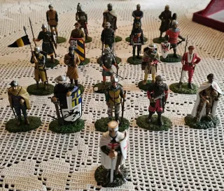 21 Soldatini Piombo Esercito Medievale