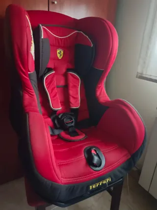 Silla de coche Ferrari roja