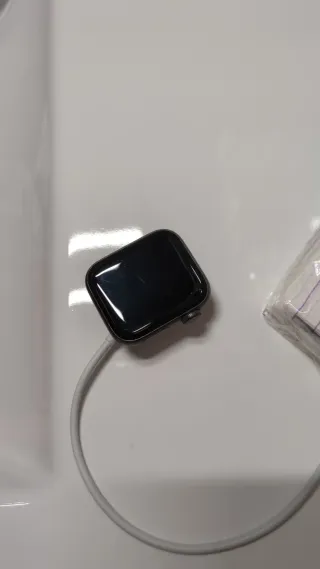 Apple Watch SE  Space Gray S/M