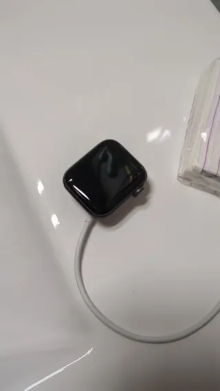 Apple Watch SE  Space Gray S/M