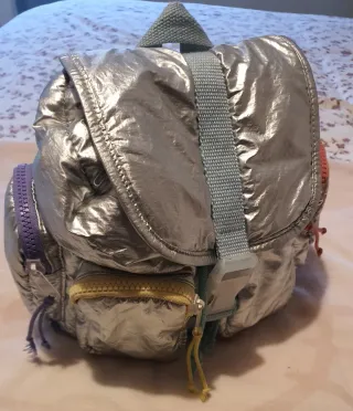 Mochila plateada niña