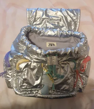 Mochila plateada niña