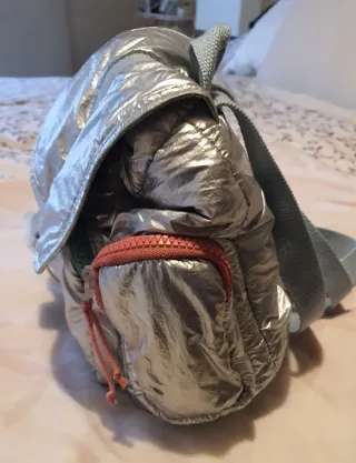 Mochila plateada niña