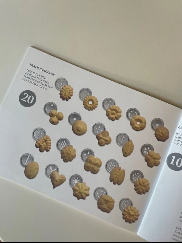 Macchina per biscotti con 20 trafile