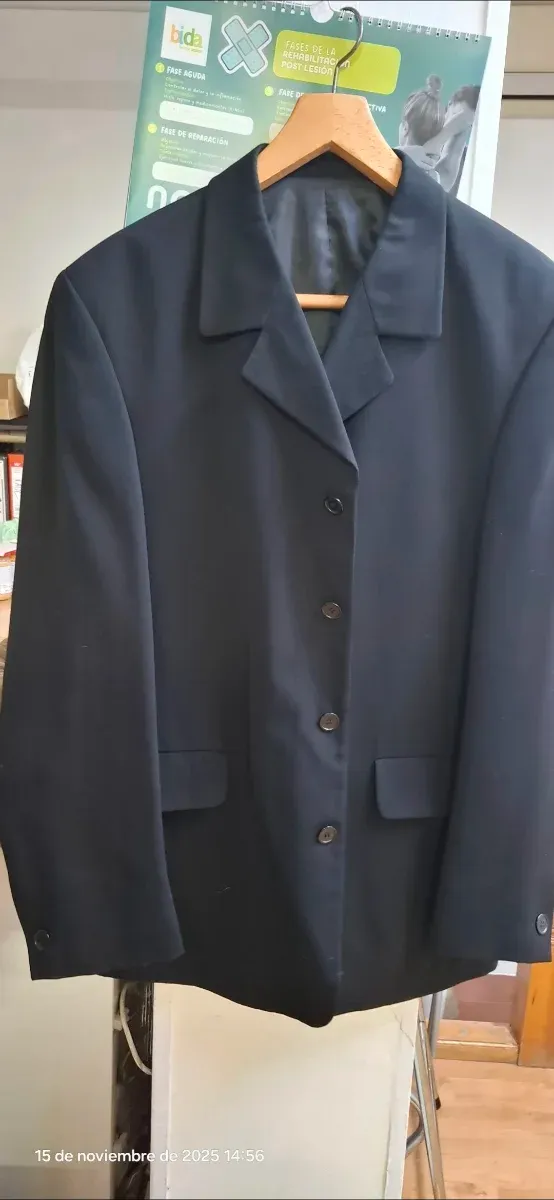 Traje de casaco preto masculino