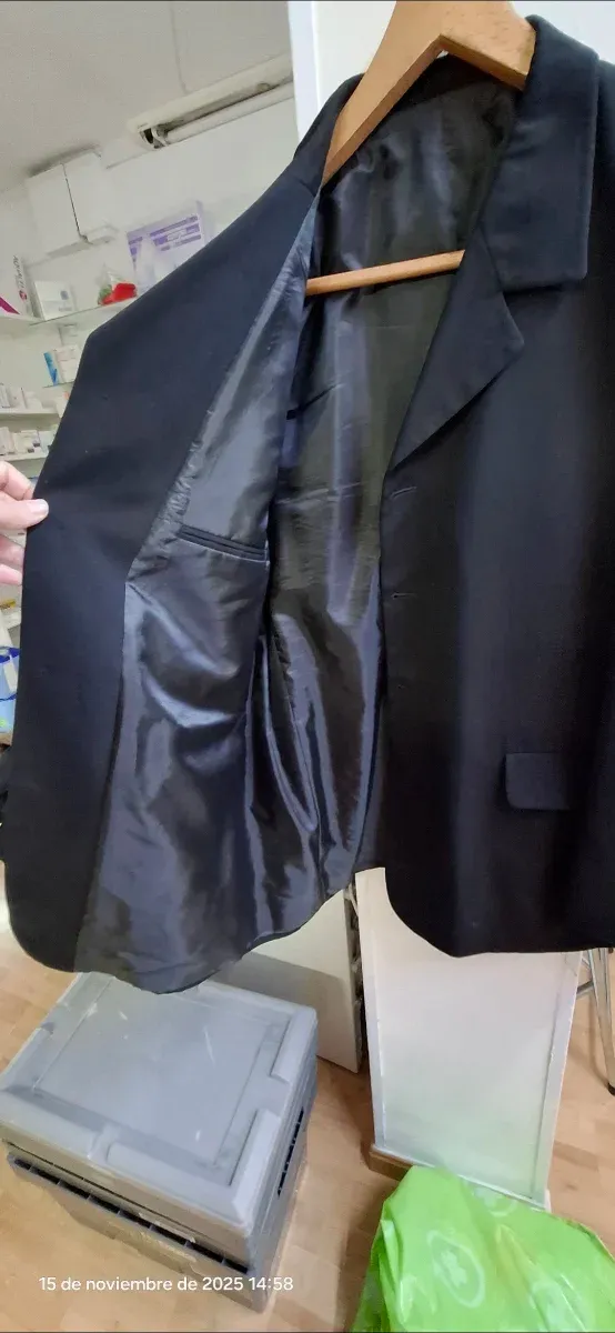 Traje de casaco preto masculino