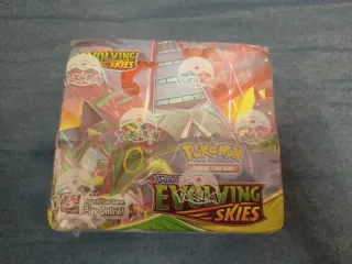 Box Pokemon Evolving Skies (36 Bustine)