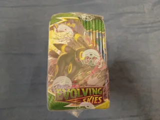 Box Pokemon Evolving Skies (36 Bustine)