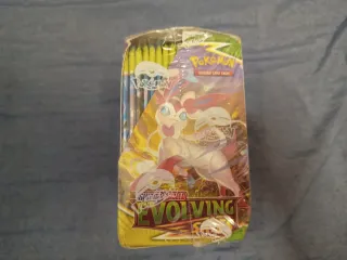 Box Pokemon Evolving Skies (36 Bustine)