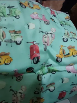 Tela con estampado de motos Vespa