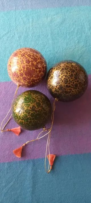 3 Bolas Decorativas Natalícias Papel Mache