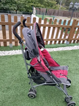 Silla de paseo Maclaren roja y gris