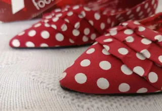 Bailarinas lunares rojas/ blancas talla 38.