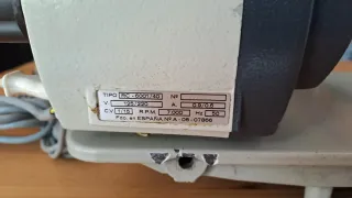 Máquina de coser Wertheim, en muy buen estado.