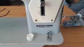 Máquina de coser Wertheim, en muy buen estado.