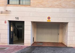 Garaje Premium con Carga V2C.