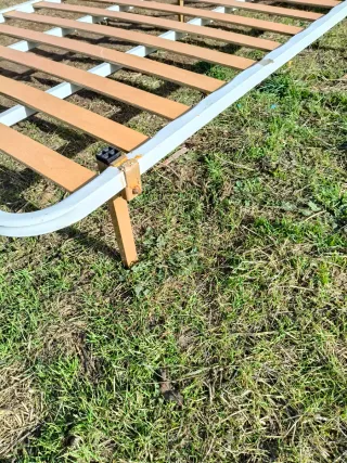 Somier metálico con láminas de madera