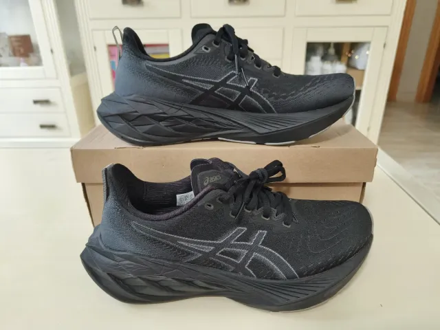 Zapatillas Asics Novablast 4 negras