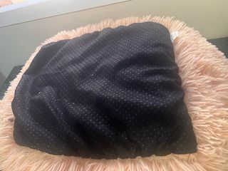 Cama para perro suave beige/rosa