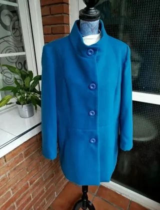 REBAJAS. Chaquetón azul eléctrico