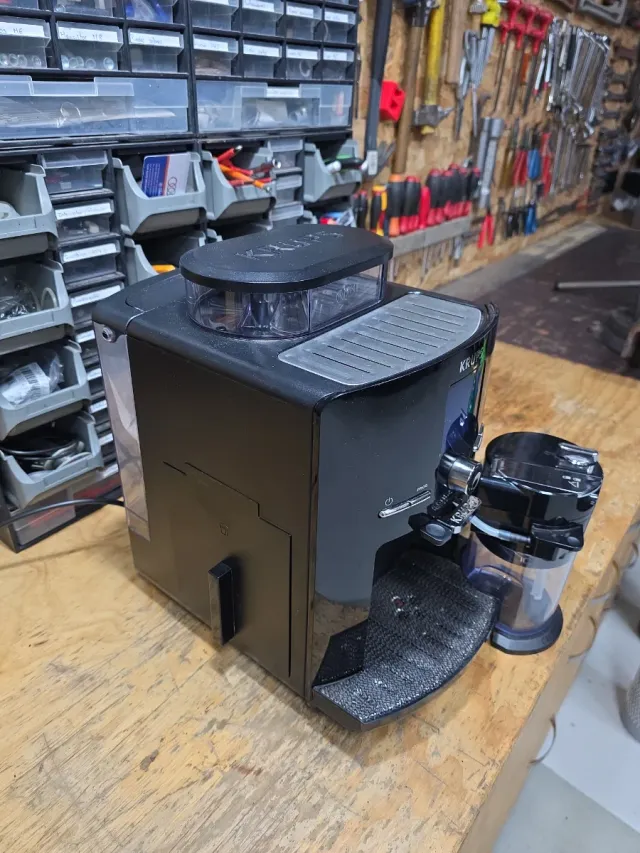 Cafetera Krups EA82 Superautomática