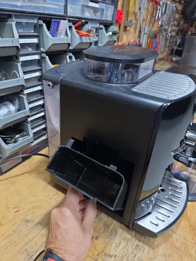 Cafetera Krups EA82 Superautomática