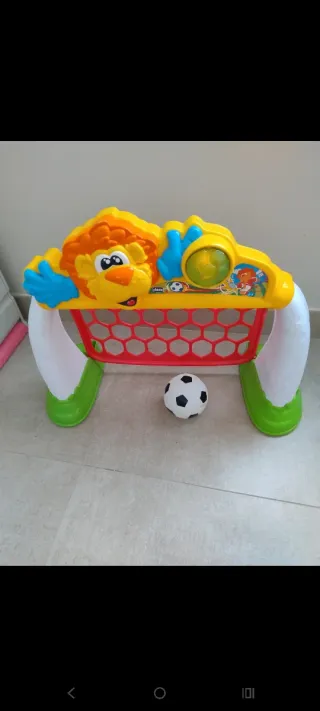 Portería infantil con balón