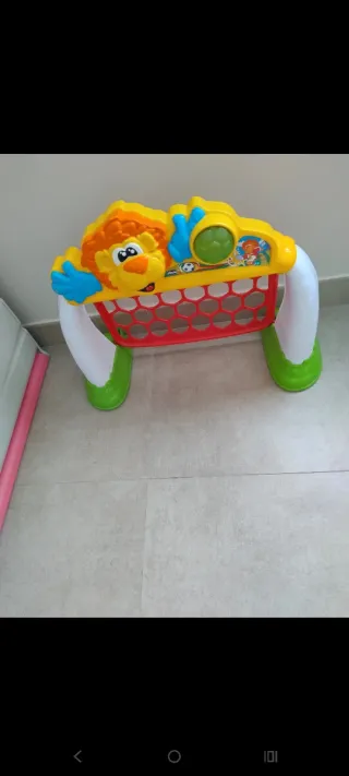 Portería infantil con balón