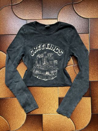 Camiseta Bershka gris manga larga