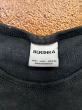 Camiseta Bershka gris manga larga