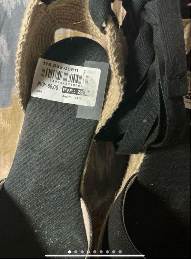 Alpargatas femininas pretas e bege