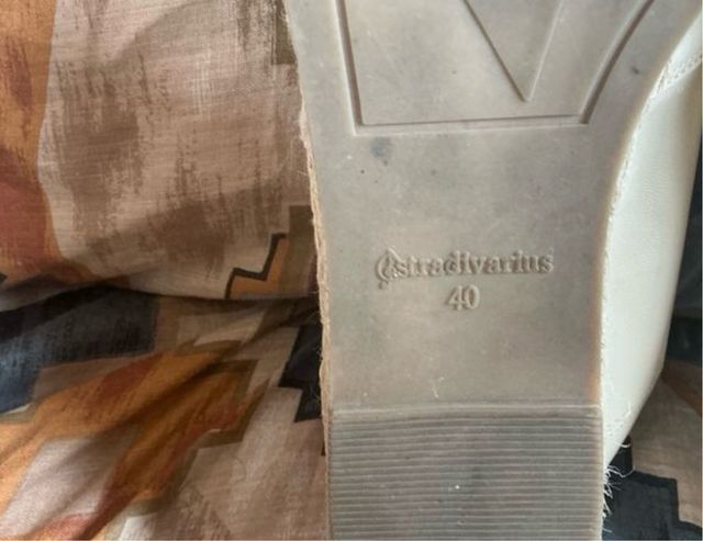 Alpargatas femininas pretas e bege